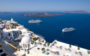 Grecia comienza a abrir sus puertos